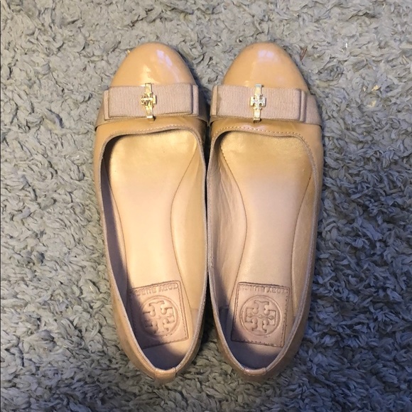 Tory Burch Shoes - Tory Burch patent leather flats beige size 5.5